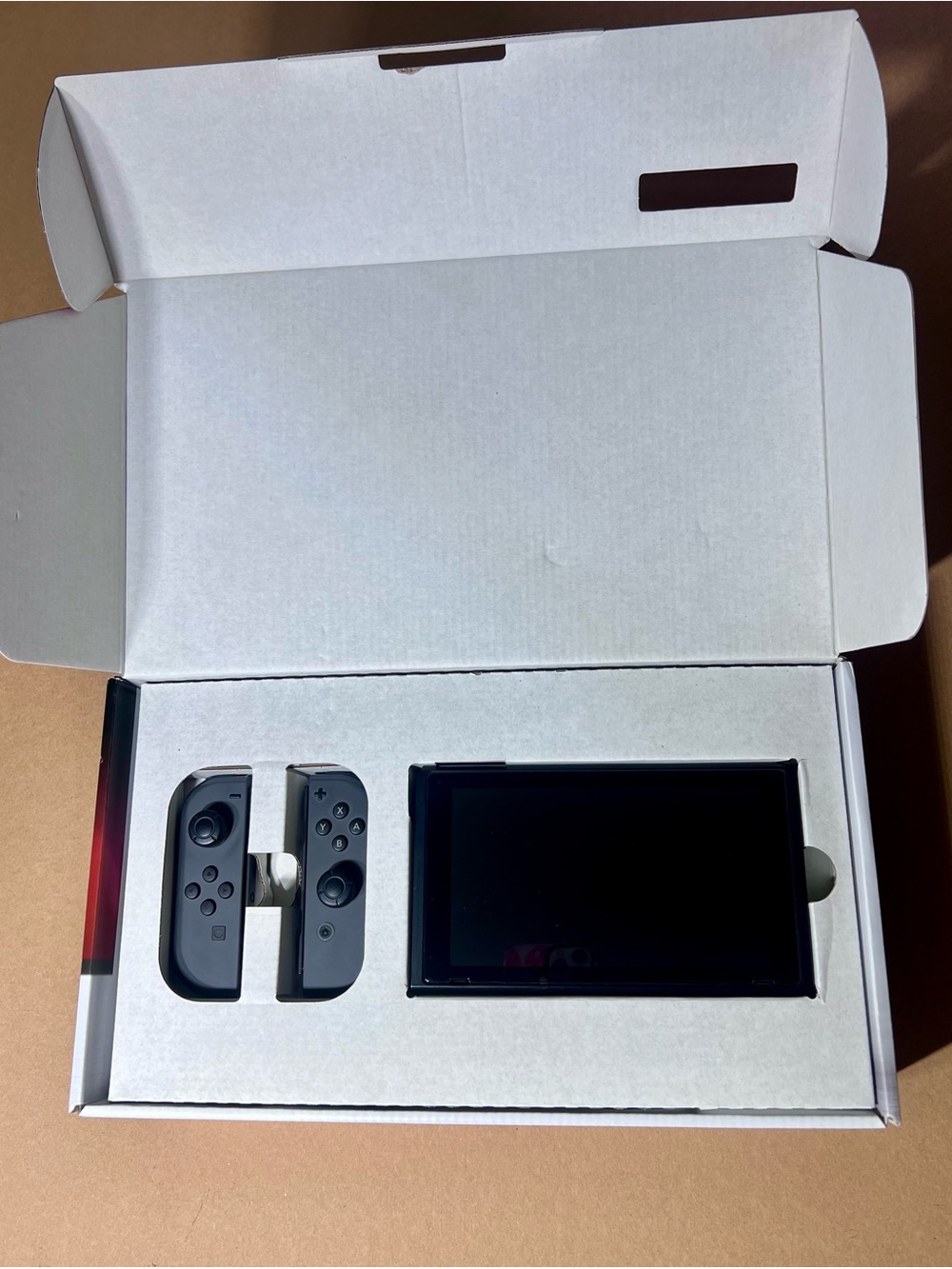 Nintendo Switch Console - Picture 2 of 9